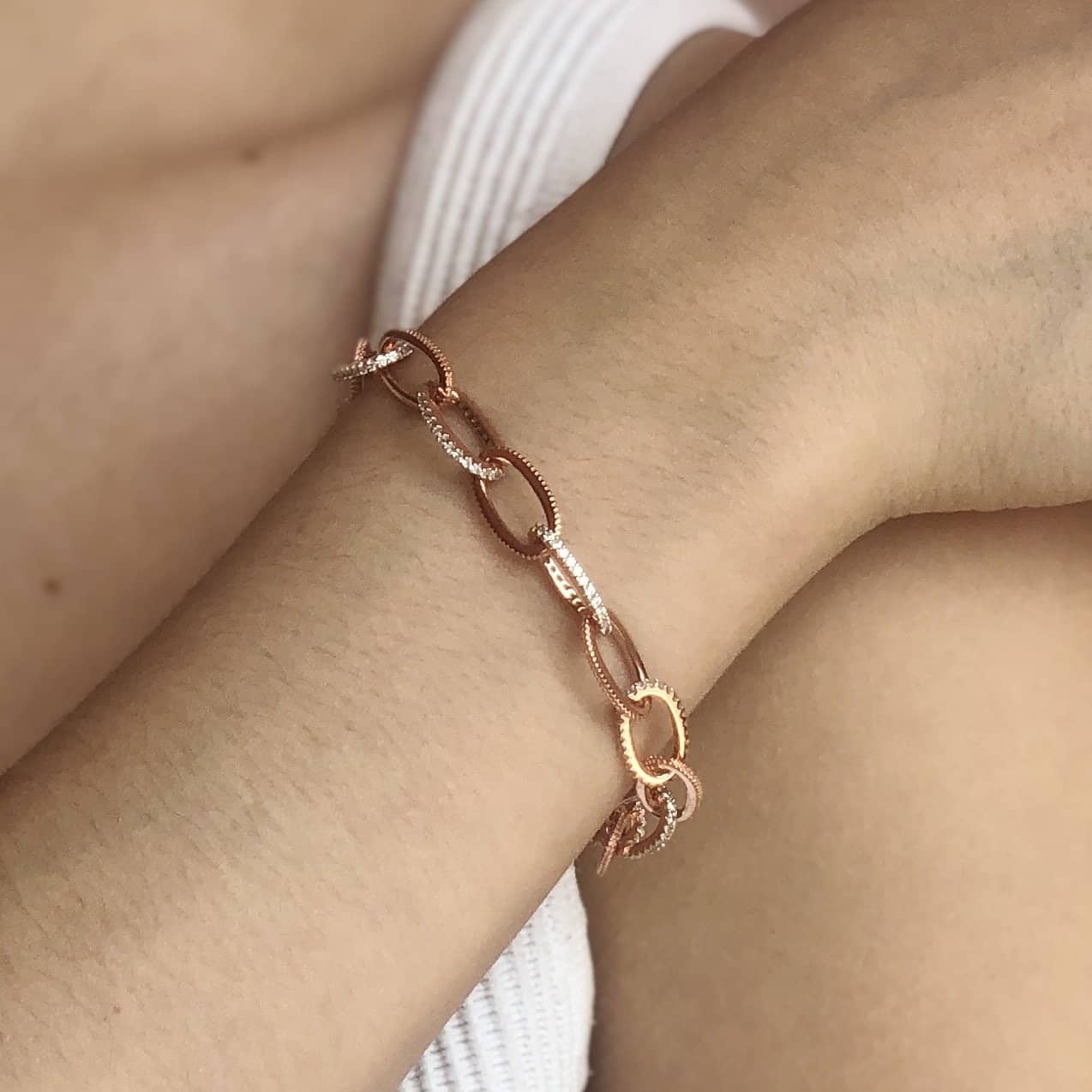 Pulsera Clásica de Eslabones Circulares con Zirconia