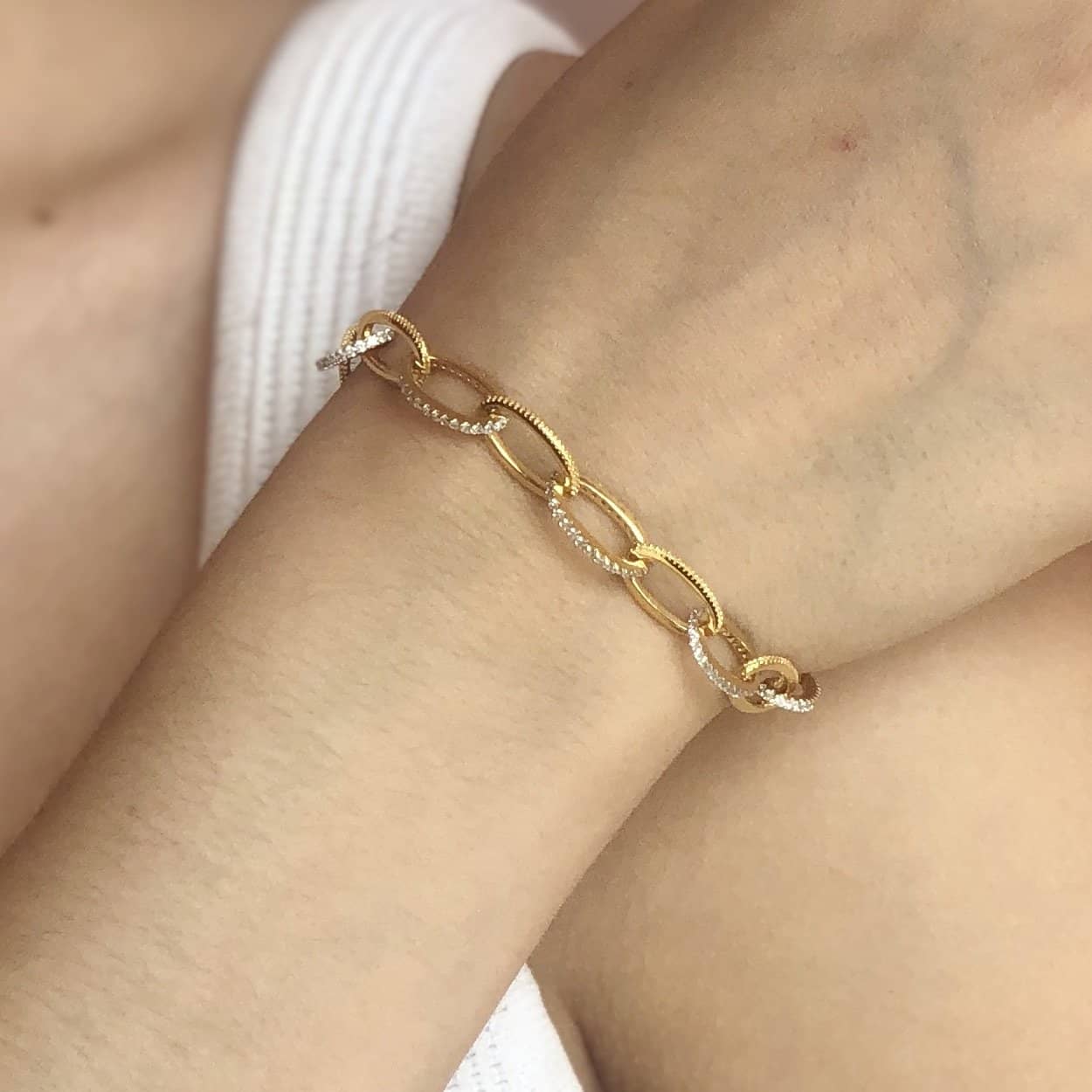 Pulsera Clásica de Eslabones Circulares con Zirconia